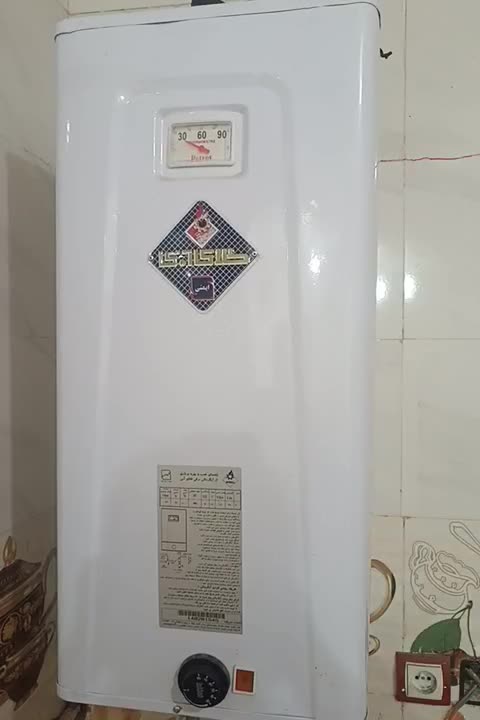 یک عدد آبگرم کن دیواری|آبگرمکن، پکیج، شوفاژ|بمپور, |دیوار