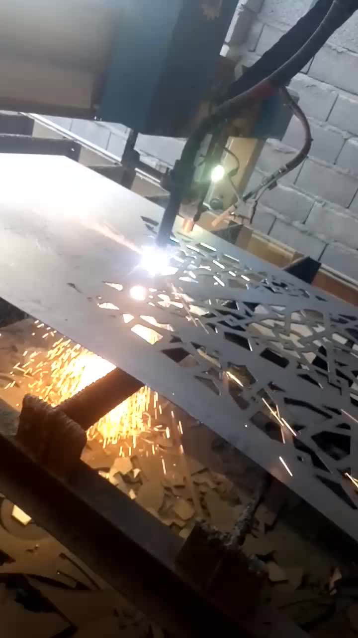 برش و ساخت انواع درب پنجره و شکلهای هندسی|خدمات پیشه و مهارت|سراوان, |دیوار