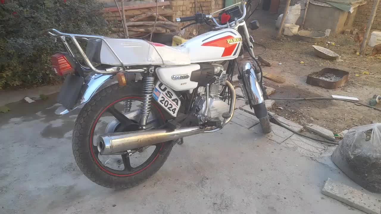 موتور ۲۰۰ لیفان سفید|موتورسیکلت|نهاوند, |دیوار