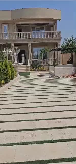 فروش ویلا۴۰۰متری براصلی خیابان سندتک برگ.استخردار|فروش خانه و ویلا|رشت, گلسار|دیوار