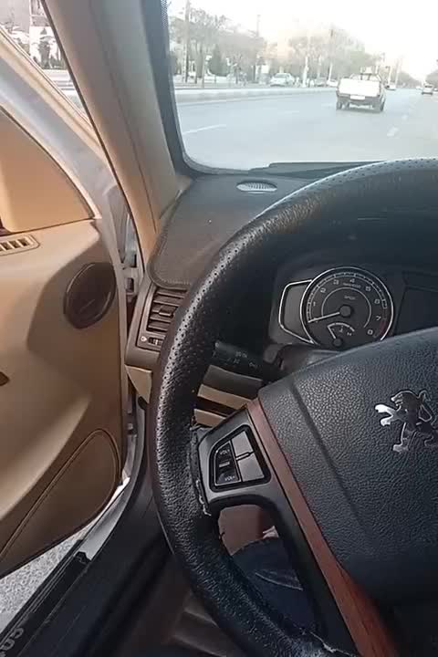 پژو پارس xu7pمدل 1402کم کار|خودرو سواری و وانت|کرمان, |دیوار