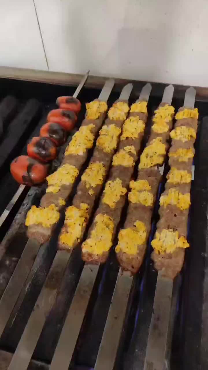 به یک همکار جهت کار در تهیه غذا مادر جون نیازمندیم|استخدام خدمات فروشگاه و رستوران|همدان, |دیوار