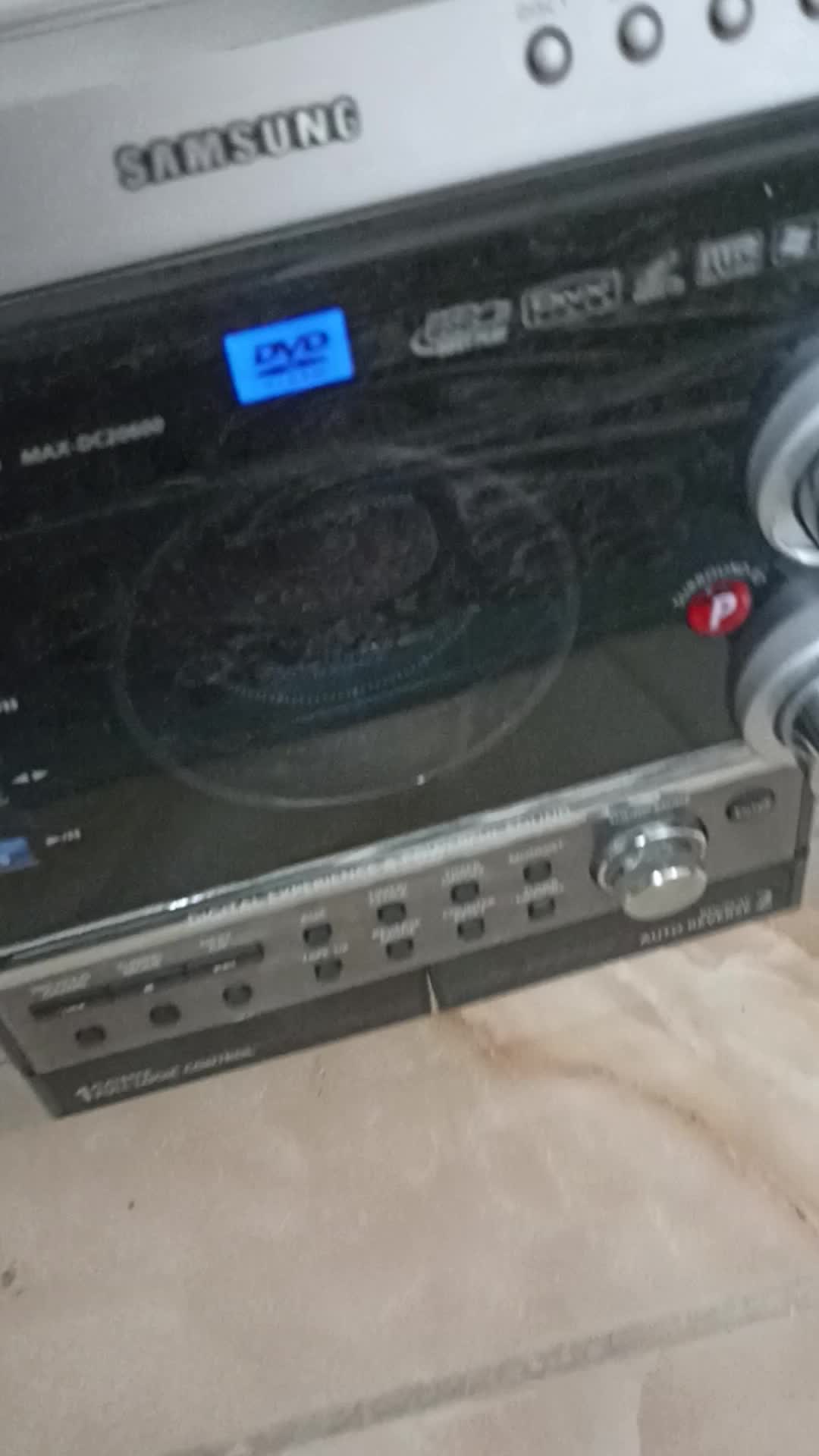 یک دستگاه ه ضبط و پخش و چهار باند سامسونگ|سیستم صوتی خانگی|ری, شهرک نظامی|دیوار