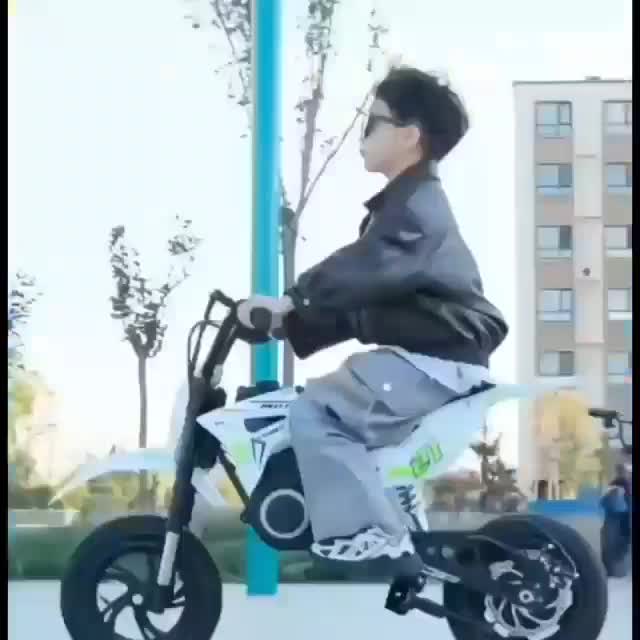 موتور مینی کراس برقی /  ۴ ماه چکی قزوین|اسباب‌بازی بچه|قزوین, |دیوار