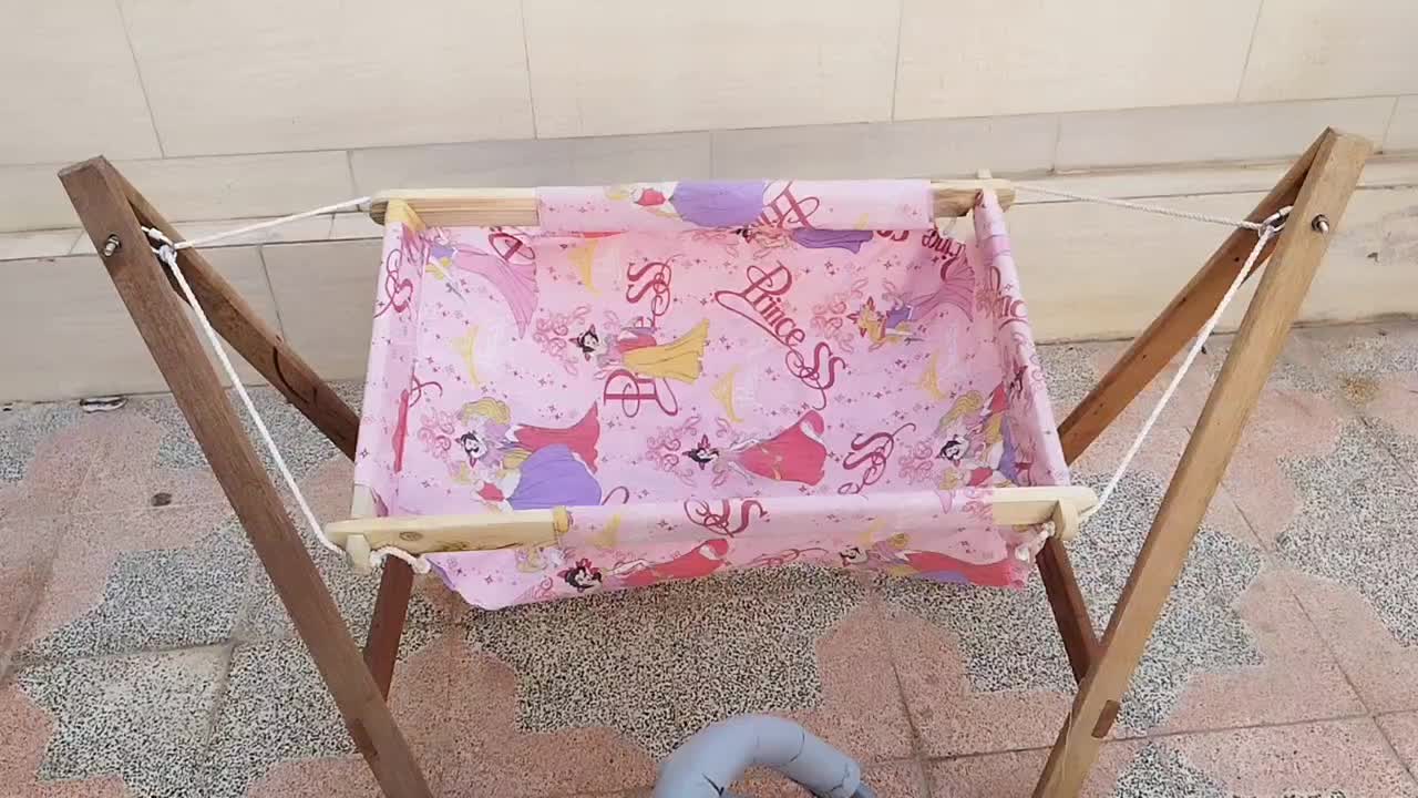 نعنو (گهواری سنتی) به همراه یک عدد کریر|اسباب و اثاث بچه|برخوار, |دیوار