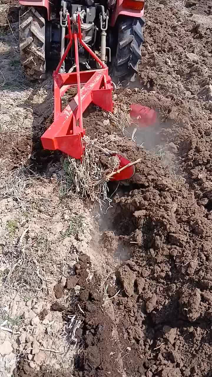 شخم زنی باغات با تراکتور باغی|خدمات باغبانی و درختکاری|مرند, |دیوار
