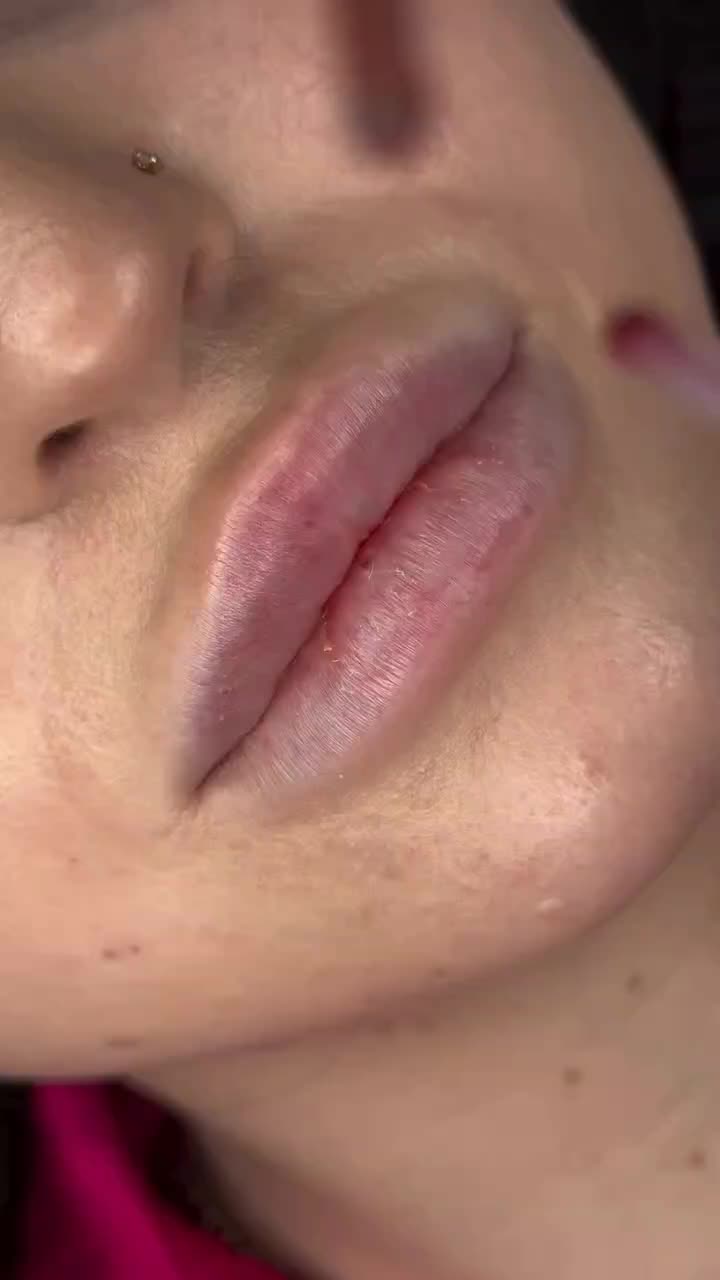 کلینیک تخصصی آرایش دائم و میکروبلیدینگ|خدمات آرایشگری و زیبایی|اندیشه, اندیشه فاز ۱|دیوار