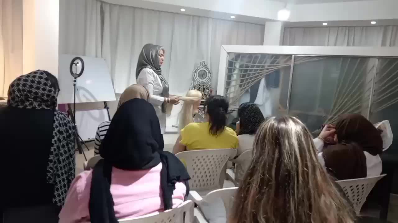 آموزشگاه آرایشی فنی حرفه ای وخدمات سالنی|خدمات آرایشگری و زیبایی|مشهد, ولیعصر (امامیه)|دیوار