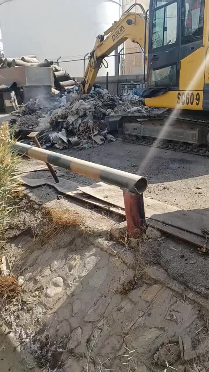 مینی بیل وپیکور  بابکت و خاور  کمپرسور تخریب|خدمات حمل و نقل|تهران, شهرک دانشگاه|دیوار