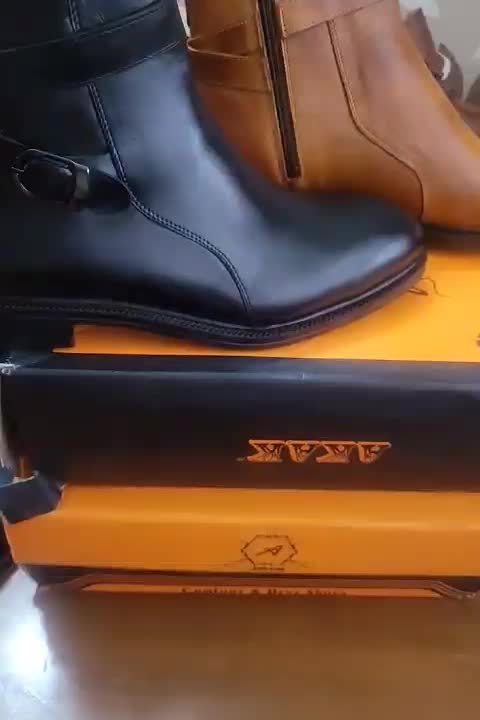 حراج تعدادی پوتین کفش با قیمت عالی|کیف، کفش، کمربند|اراک, |دیوار