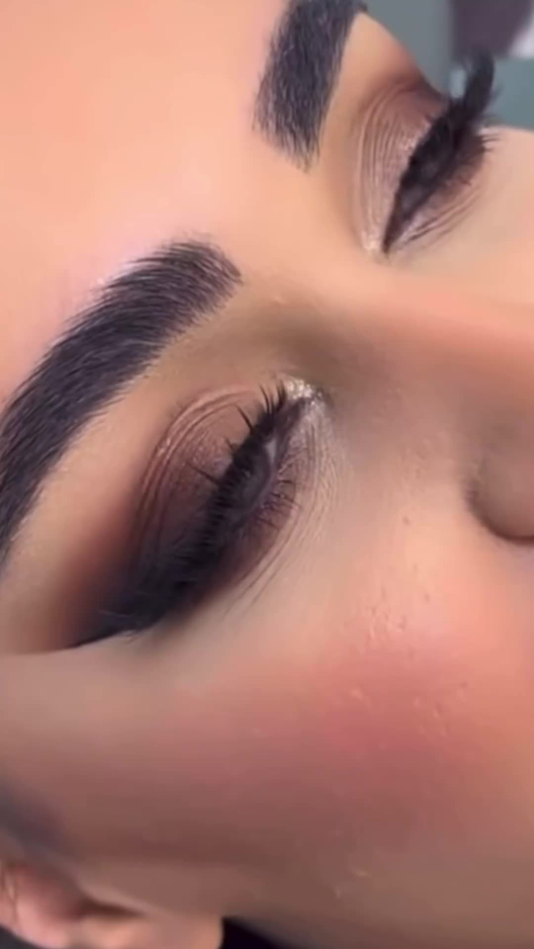 آموزش میکاپ‌و‌انجام‌خدمات‌میکاپ‌و‌شینیون|خدمات آرایشگری و زیبایی|سقز, |دیوار