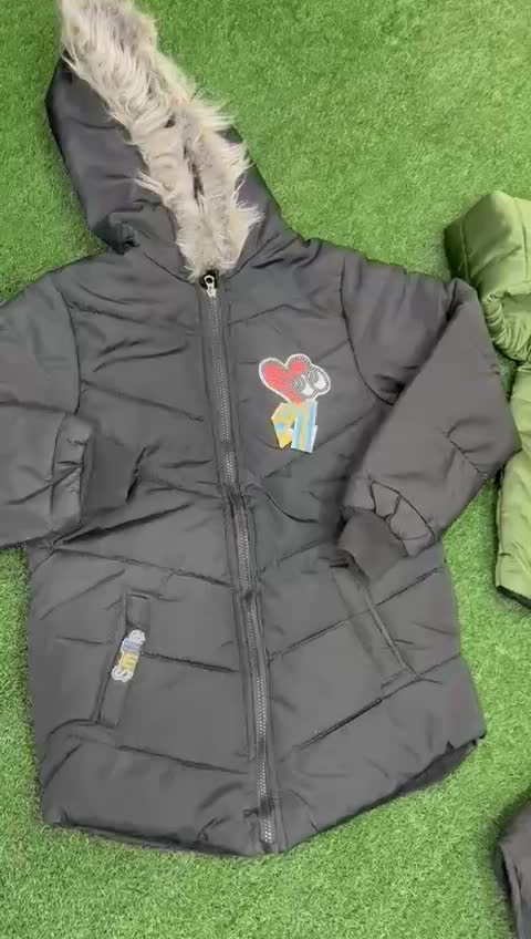 تعدادی ست وکاپشن|کفش و لباس بچه|پیر بکران, |دیوار