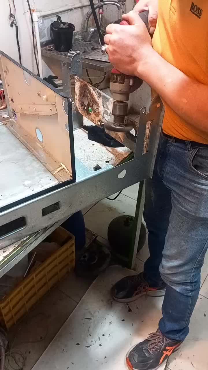 تعمیرات تخصصی انواعپکیچ|خدمات پیشه و مهارت|اردبیل, |دیوار