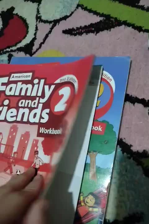 کتاب فمیلی فرندز 2|کتاب و مجله آموزشی|تویسرکان, |دیوار