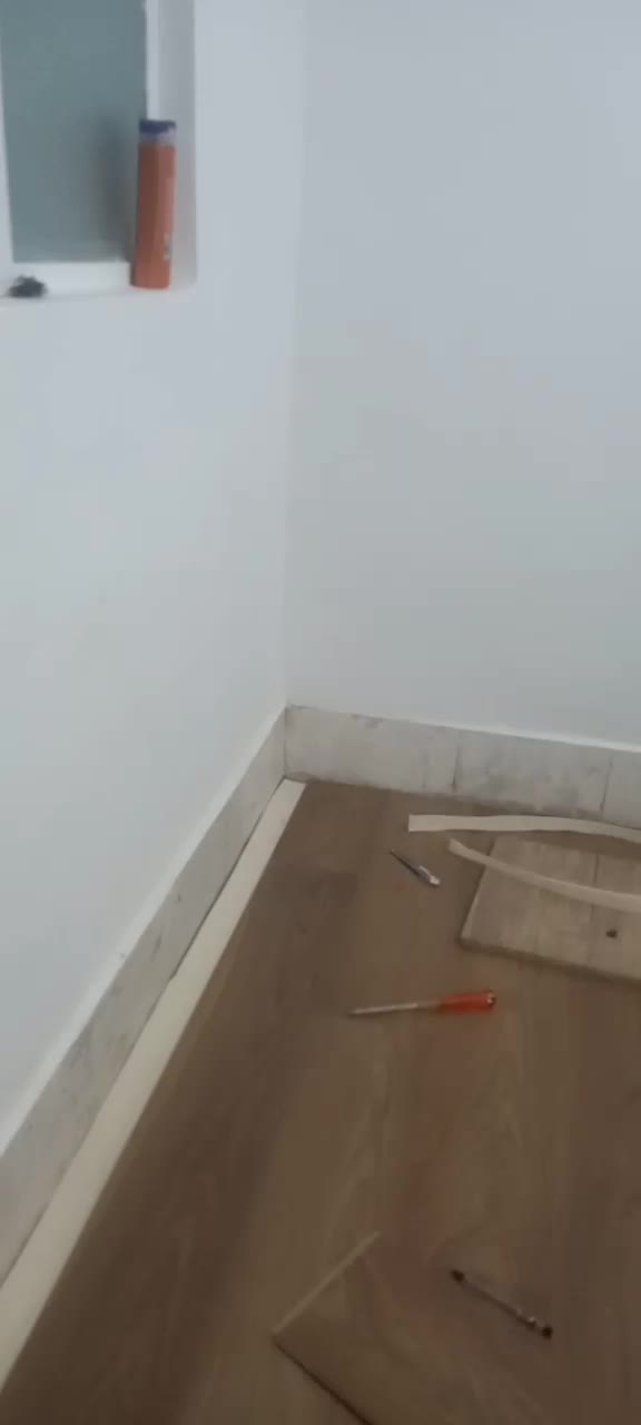 فروش و نصب کاغذ دیواری، کفپوش، پارکت، قرنیز و.|خدمات پیشه و مهارت|الیگودرز, |دیوار