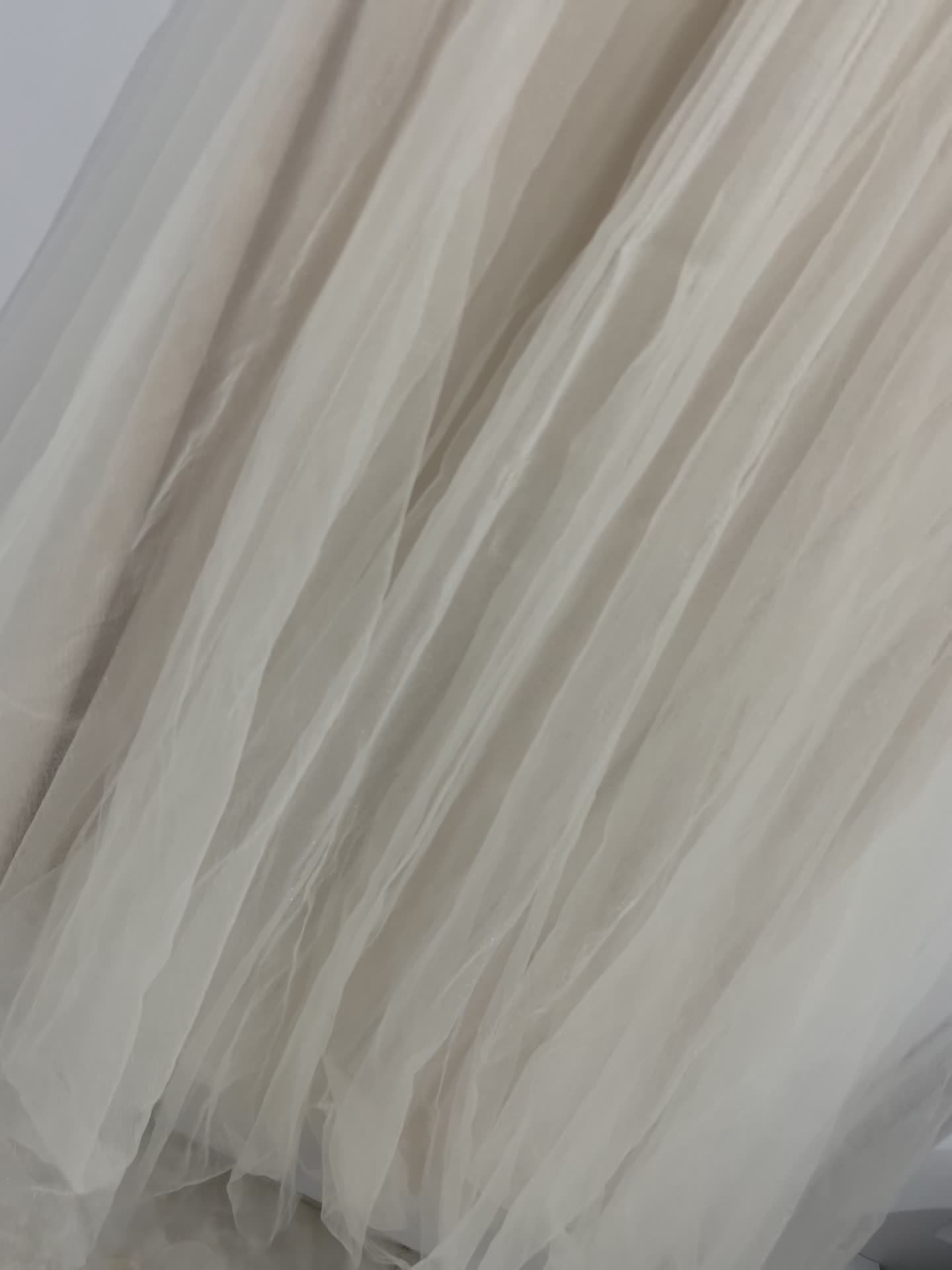 لباس مجلسی رنگ سفید صدفی|لباس|قشم, |دیوار