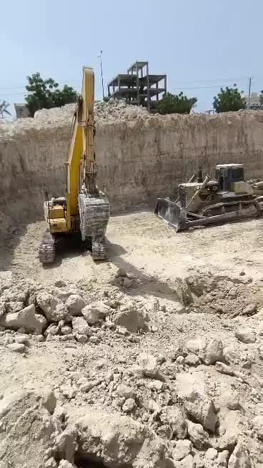 خاکبرداری و خاکریزی با بیل ،لودر وکمپرسی|خدمات حمل و نقل|قشم, |دیوار