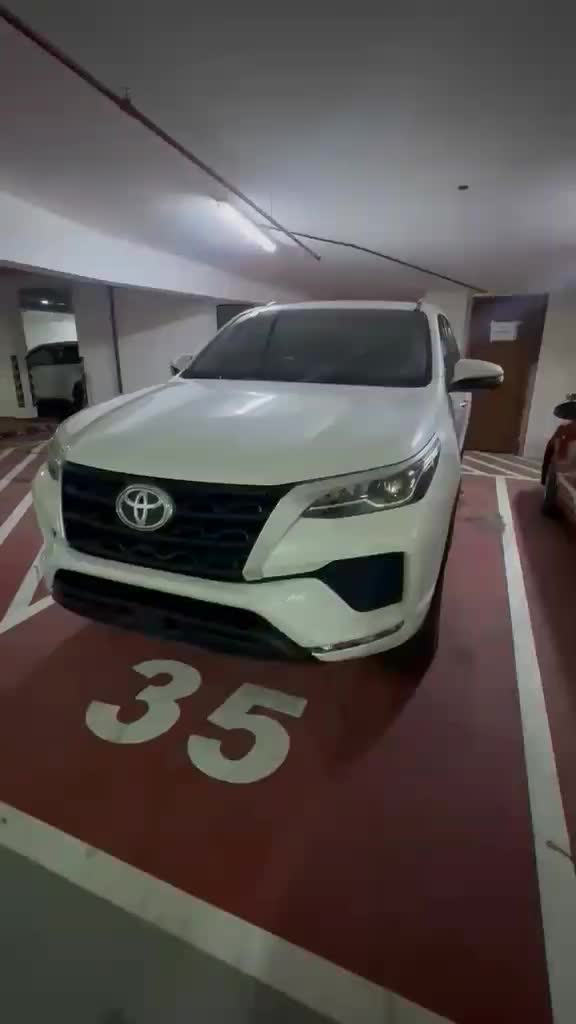 Toyota Fortuner 2023|خودرو سواری و وانت|جلفا, |دیوار