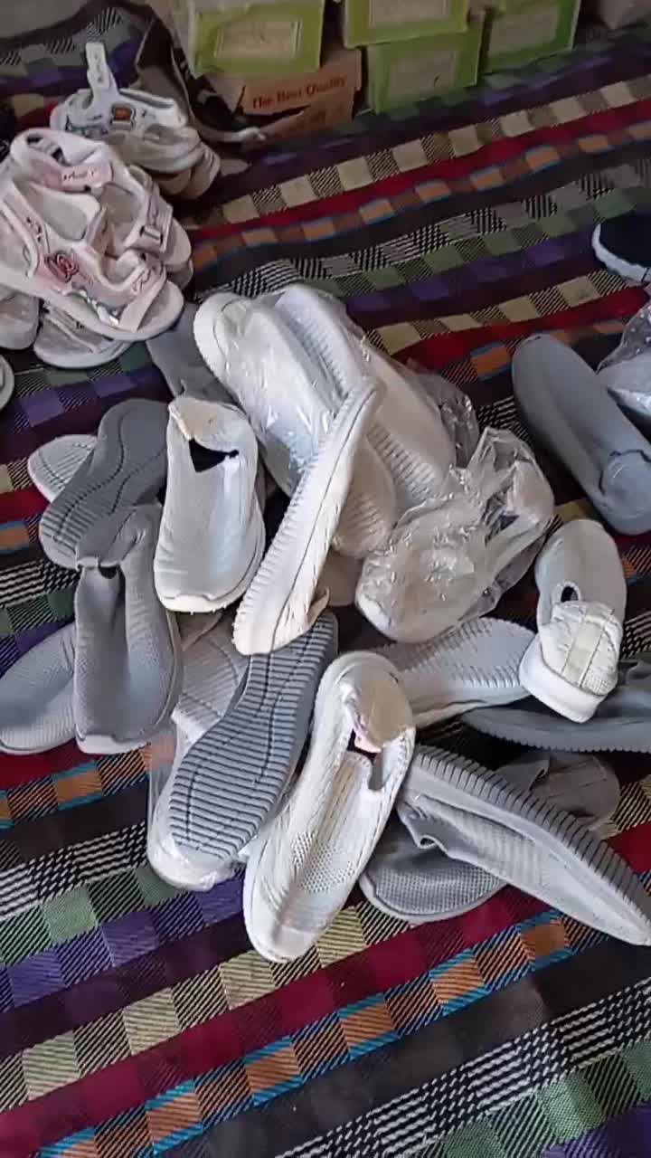 تعدادی کفش اسپورت وصندل زنانه|کیف، کفش، کمربند|بانه, |دیوار