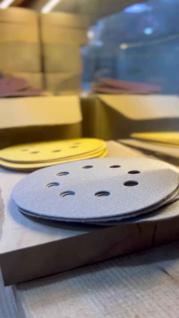 استخدام کارمند برای  تولید محتوا و ادمین|استخدام هنری و رسانه|بندرعباس, |دیوار