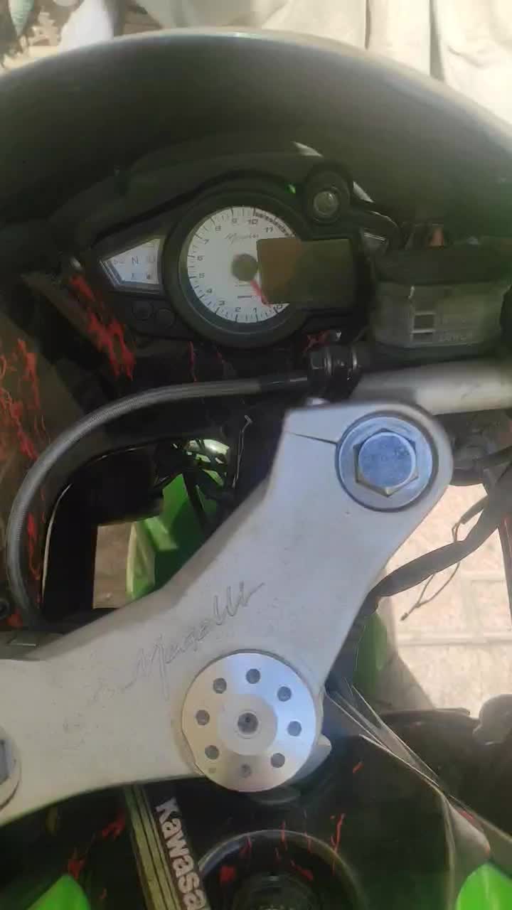 مگلی 250|موتورسیکلت|خمینی‌شهر, |دیوار