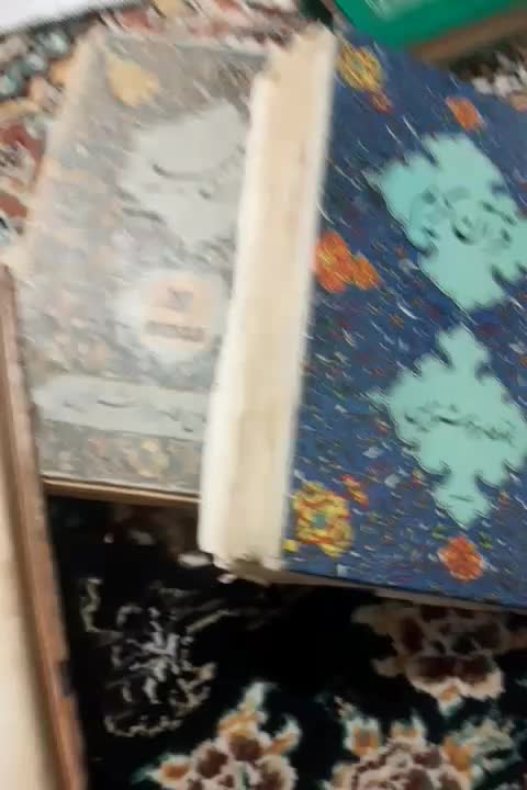 فروش چند عدد کتاب قدیمی خطی وچاپ سنگی|کلکسیون اشیاء عتیقه|کبودرآهنگ, |دیوار