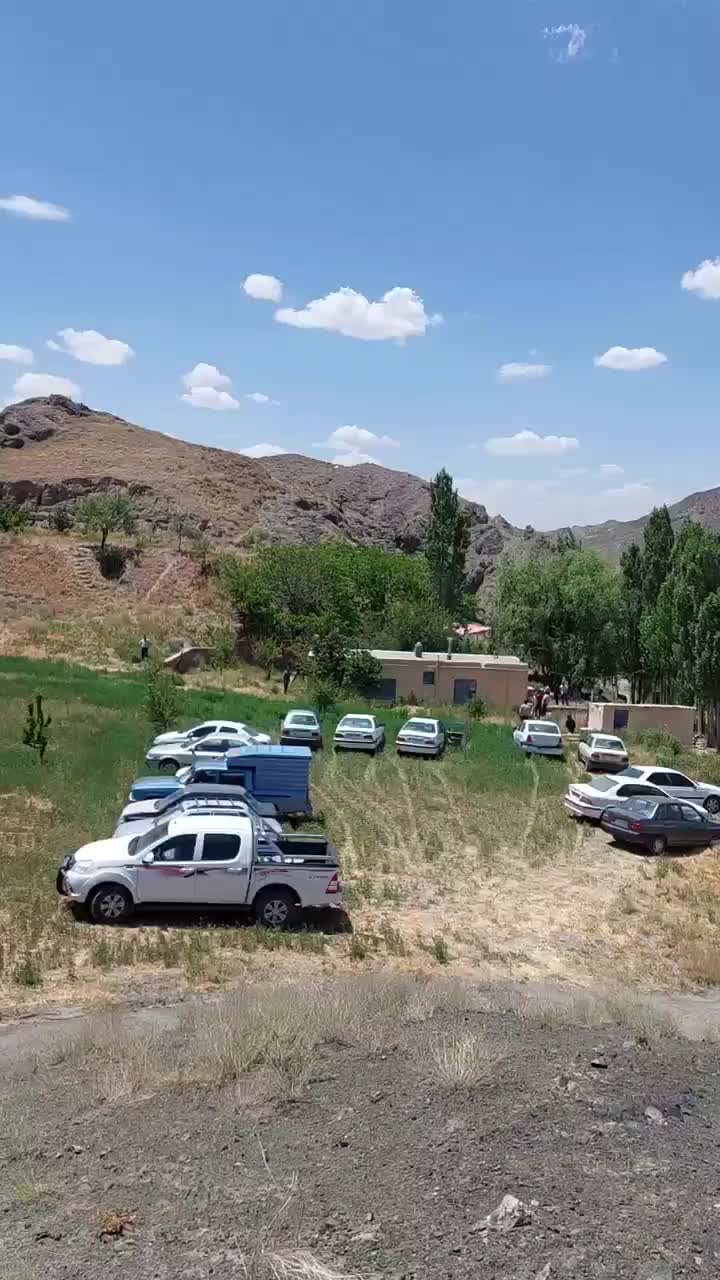 اقامتگاه بومگردی ریحون|اجارهٔ کوتاه‌مدت ویلا و باغ|فریمان, |دیوار