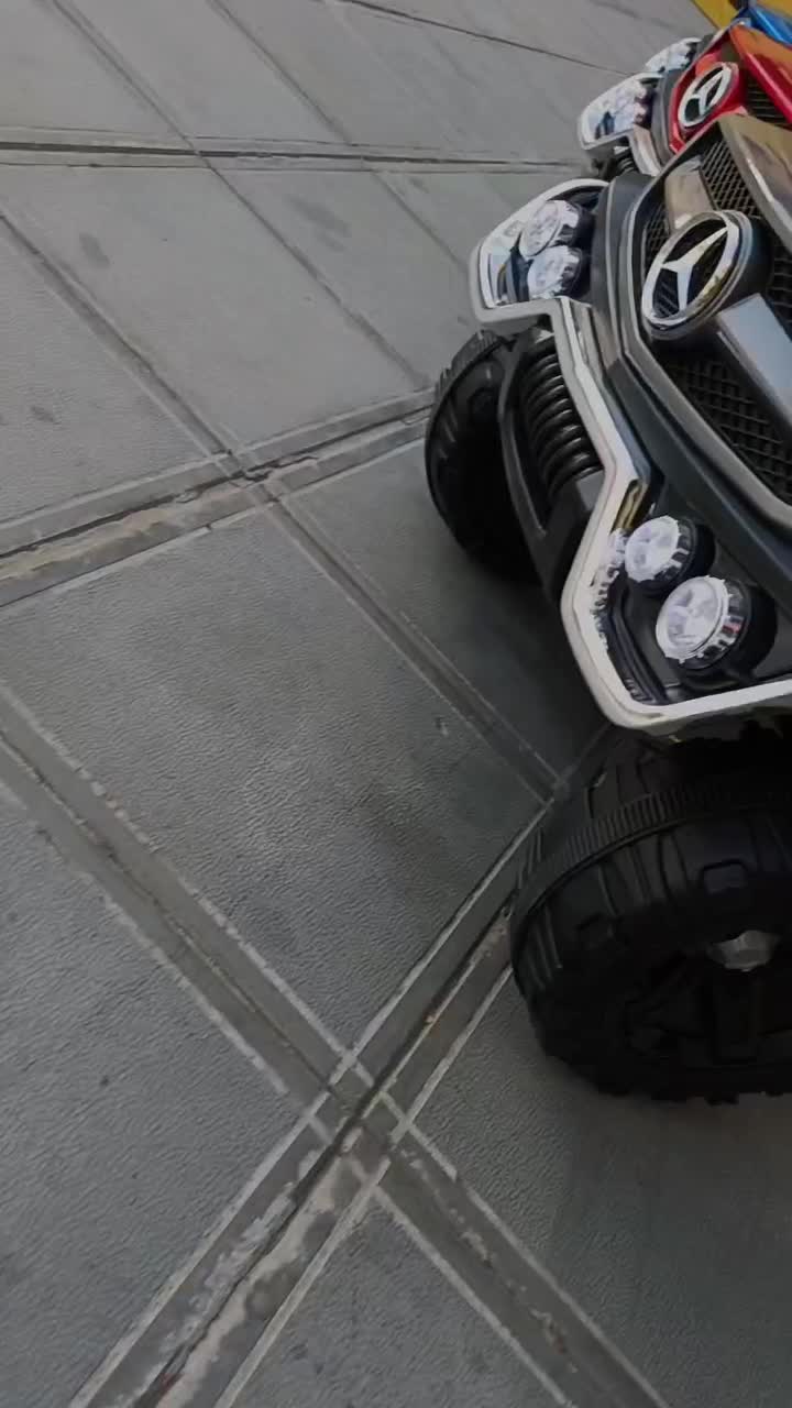 ماشین شارژی بنز آفرودی چهارموتور گهواره ای|اسباب و اثاث بچه|مشهد, توس (بلوار توس)|دیوار