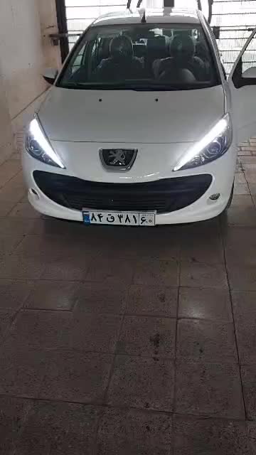 پژو ۲۰۷ تیوفایو ۴۰۳ بدون نقطه مشابه صبر کارت طلایی|خودرو سواری و وانت|پردیس, فاز ۸|دیوار