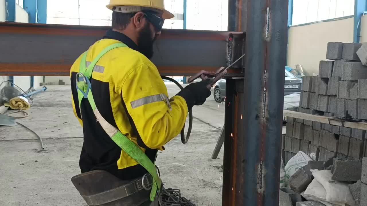 جوشکاری سیار،اسکلت،والپست،شیروانی،ساندویچ پانل|خدمات پیشه و مهارت|کرج, پیشاهنگی|دیوار