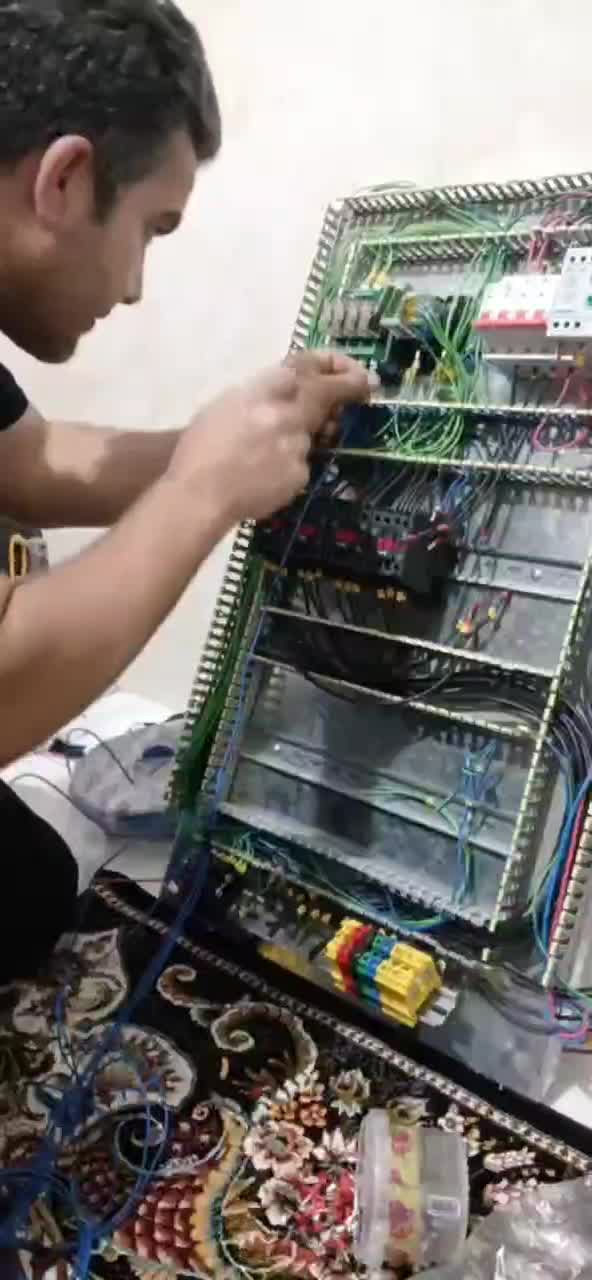 برقکار صنعتی و ساختمانی و plc|خدمات پیشه و مهارت|کرج, کمال‌شهر|دیوار