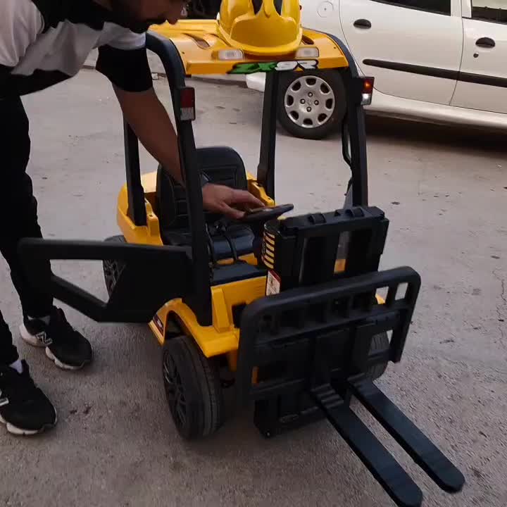 ماشین شارژی لیفتراک درحد آکبند تا 15 سال|اسباببازی بچه|تبریز, |دیوار