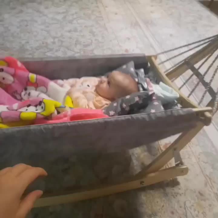 گهواره سنتی همراه فیلم|تخت و صندلی بچه|رشت, لاکانی|دیوار