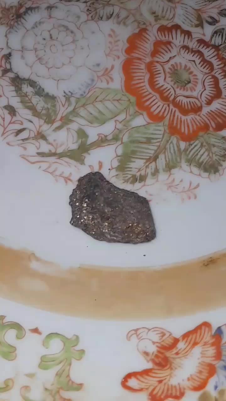 سنگ طلا موجوده ب صورت تکی و عمده هر کی خاست|جواهرات|سنگان, |دیوار