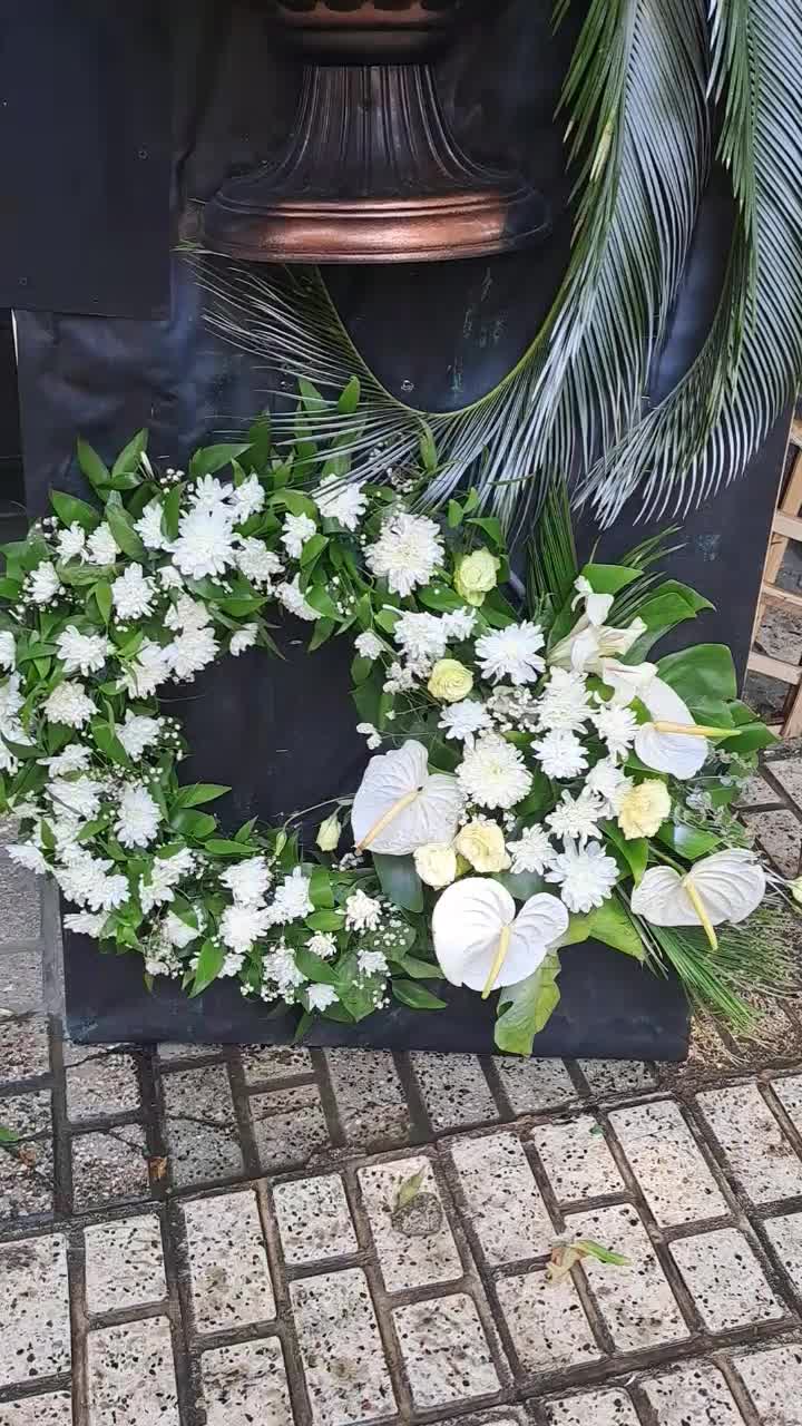 تاج گل سبد گل ترحیم در مشهد پایه گل افتتاحیه|گل و گیاه طبیعی|مشهد, سناباد|دیوار