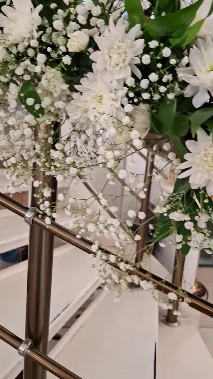 گل آرایی مجالس‌ دسته گل وماشین عروس باکس گل تاج ت|خدمات پذیرایی، مراسم|شیراز, شاهچراغ|دیوار