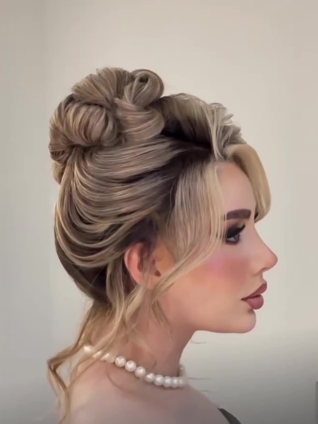 باموادمدل پوست دیپلم کراتین مژه ناخن رنگ ومش آموزش|خدمات آرایشگری و زیبایی|تهران, آذربایجان|دیوار