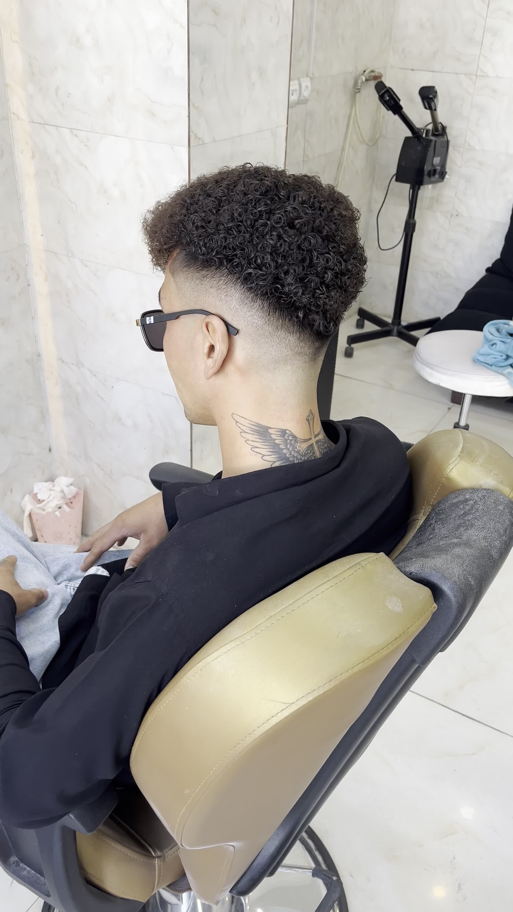 فرمو/فرششماه/فردائم|خدمات آرایشگری و زیبایی|اصفهان, سودان|دیوار