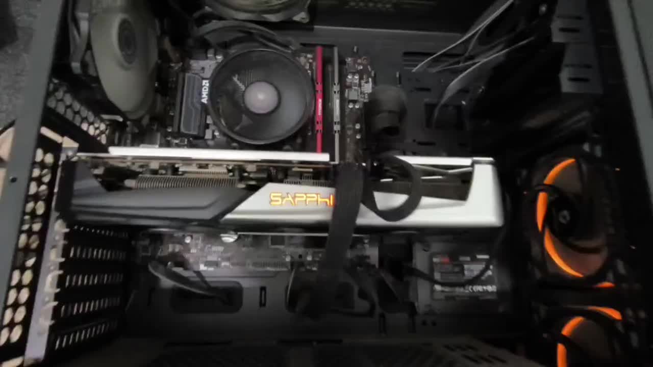 amd rx 5700 xt کارت گرافیک سافایر|قطعات و لوازم جانبی رایانه|رشت, قاسمیه|دیوار