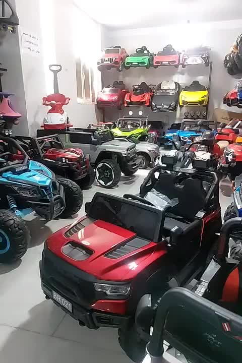 ماشین چلنجر ۴موتوره|اسباببازی بچه|کرج, گلشهر|دیوار