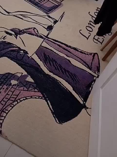 یک عدد فرش و یک عدد تخت ویک جفت پرده|فرش|پردیس, فاز ۱۱|دیوار