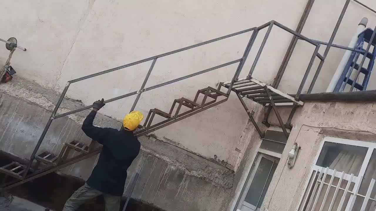 سقف شیبدار با ورق وکارتن پلاست،اجرای فنس باغی|مصالح و تجهیزات ساختمان|مشهد, طلاب|دیوار