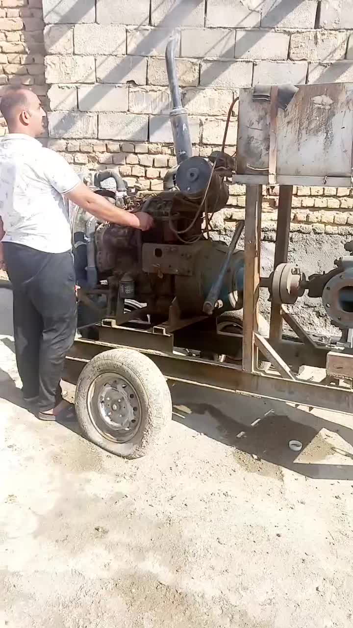 موتور آب پرکنز ۴ انگلیسی  با شاسی محکم|ماشین‌آلات صنعتی|دورود, |دیوار