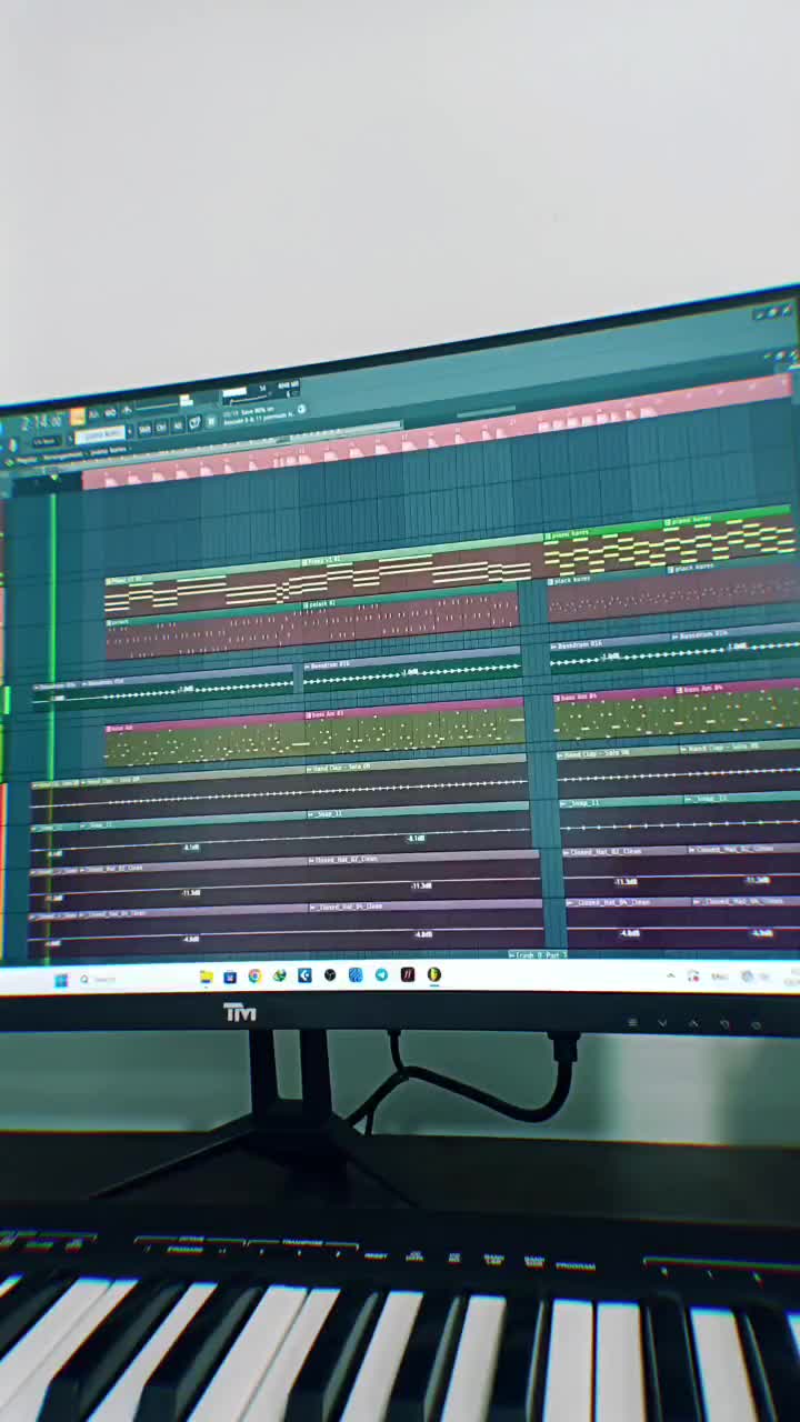 استدیو آهنگسازی و تنظیم پاپ|خدمات پذیرایی، مراسم|شاهینشهر, خبرنگار|دیوار