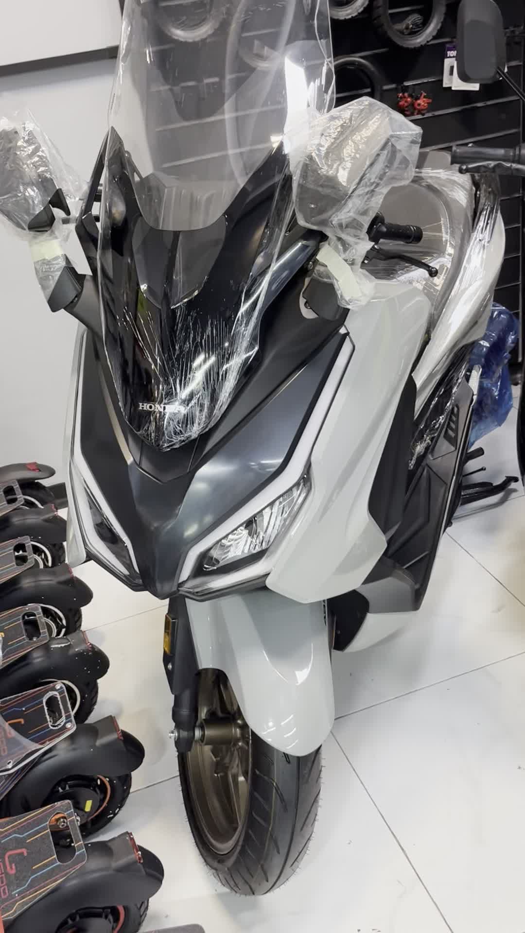 honda forza|موتورسیکلت|تهران, گلستان (شهرک راه آهن)|دیوار