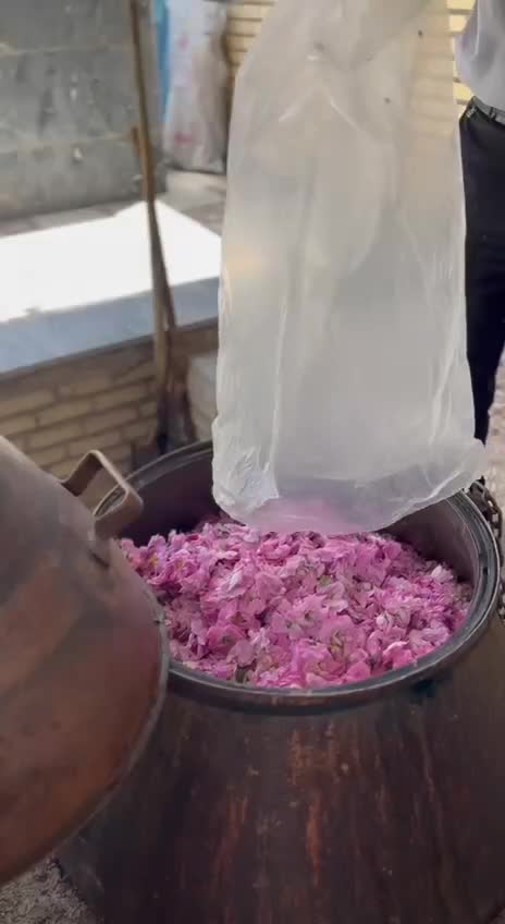گلاب و عرقیجات درجه یک|خوردنی و آشامیدنی|تهران, گلستان (شهرک راه آهن)|دیوار