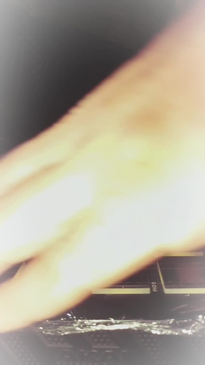 akai mpc touch میدی کنترلر و سینتی سایزر|پیانو، کیبورد، آکاردئون|ساری, |دیوار