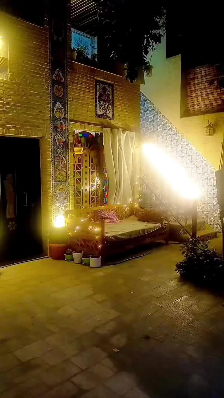 اجاره منزل مبله|اجارهٔ کوتاه‌مدت آپارتمان و سوئیت|شیراز, شاهچراغ|دیوار