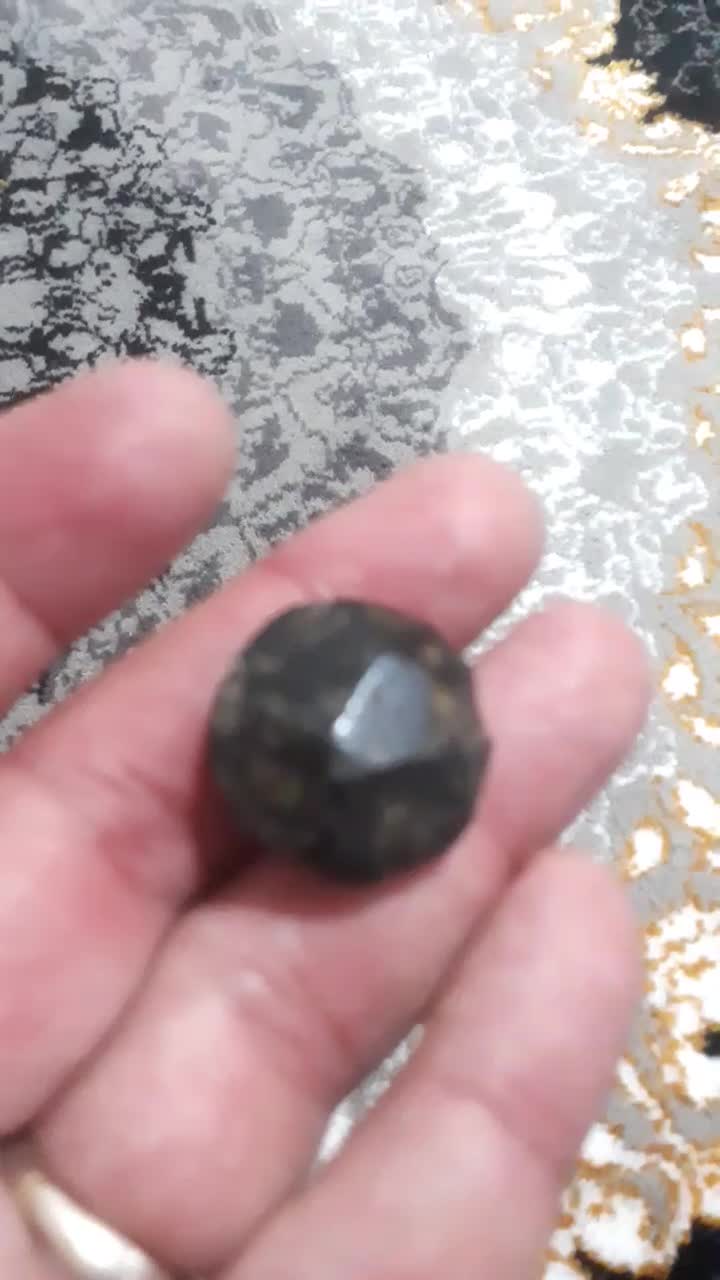 سنگ‌ یشم‌پادزهر|کلکسیون اشیاء عتیقه|فشاپویه, |دیوار