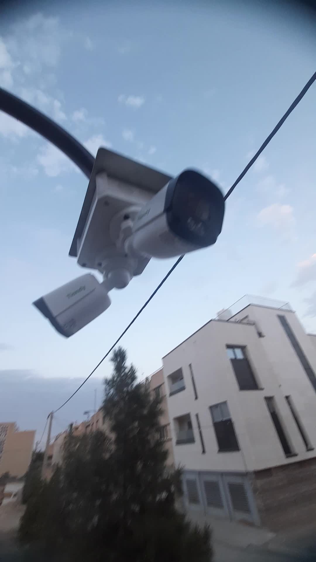 دوربین مداربسته دزدگیر درب برقی تابلو های led.نئون|خدمات پیشه و مهارت|اصفهان, برازنده|دیوار